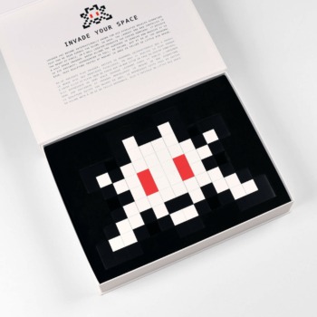 Coffret d'art 3D de l'artiste street art Invader