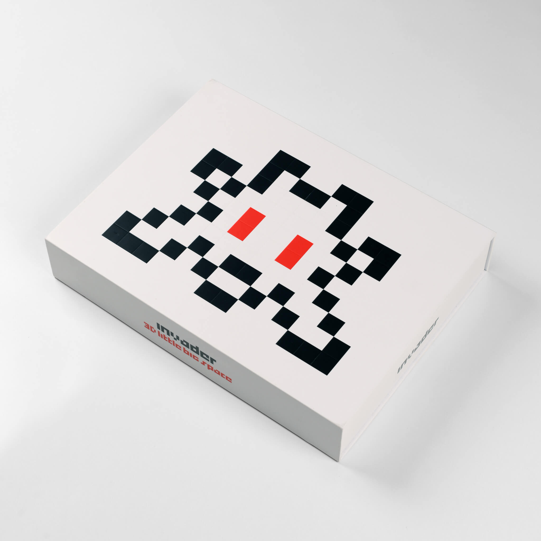 invader-3d-little-big-space-sculpture-vinyl-2