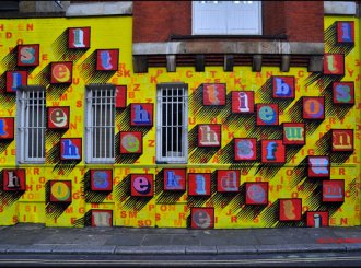 Ben-Eine-london-letter-building-graffiti-spray-bomb-wall-painting-street-art-urbain-2010-web