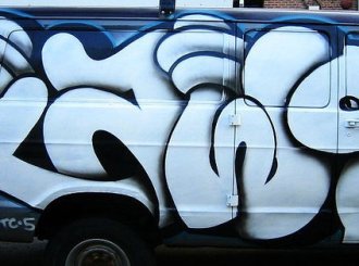 Kaws-graffiti-old-wall-car-painting-spray-web