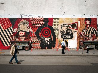 Shepard-Fairey-Obey-giant-wall-graffiti-street-art-urbain-mural-Houston-USA-2010---web