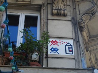 Space-Invader-Paris-kit-invasion-spray-invader-bomb-graffiti-web