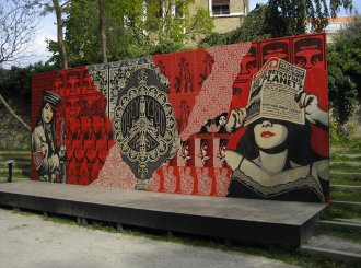 shepard-fairey-Obey-giant-wall-graffiti-street-art-urbain-mural-fondation-cartier-Paris-2009---web